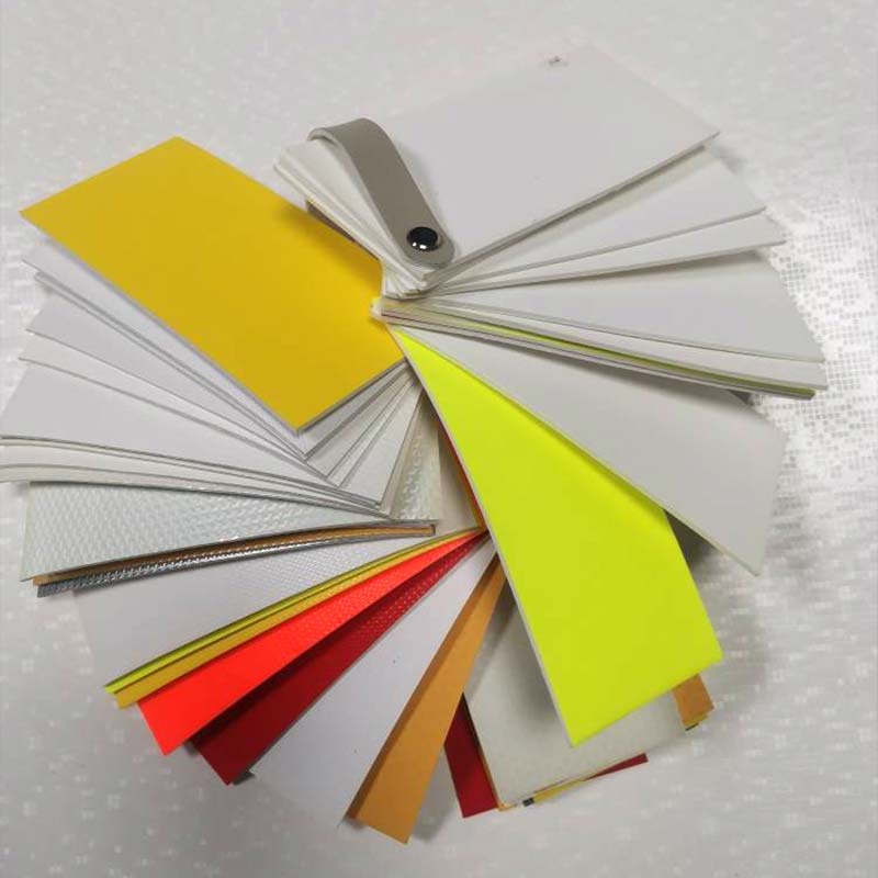 Erinevate mustritega PU sünteetilised pallid jalgpallinahast